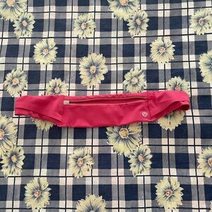 Lululemon fast and free Pink Running Belt with Zip Pocket size S/M